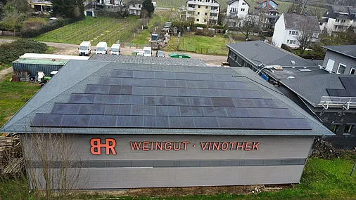 Weingut Balthasar Ress — 94 kWp Solarstrom für den Rheingau